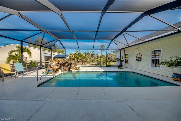 Pool, art studio
