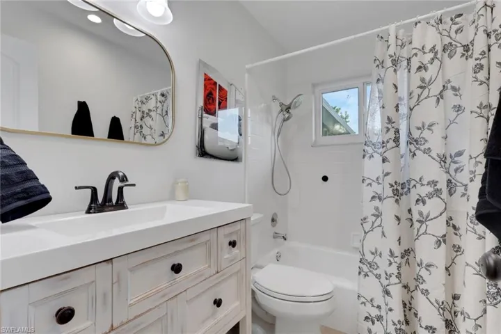 2593 Poinciana St, Naples, Florida 34105