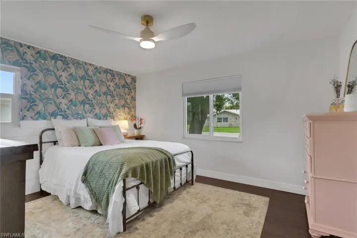 2593 Poinciana St, Naples, Florida 34105