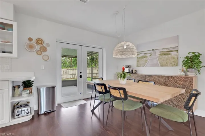 2593 Poinciana St, Naples, Florida 34105