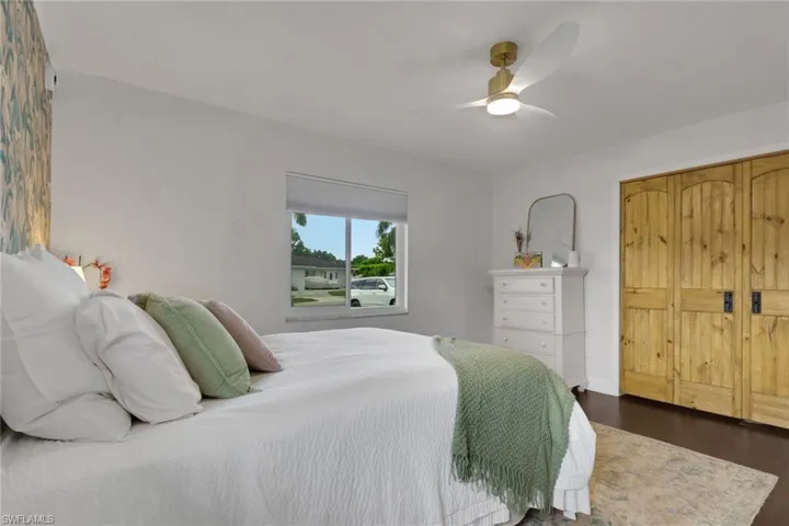 2593 Poinciana St, Naples, Florida 34105