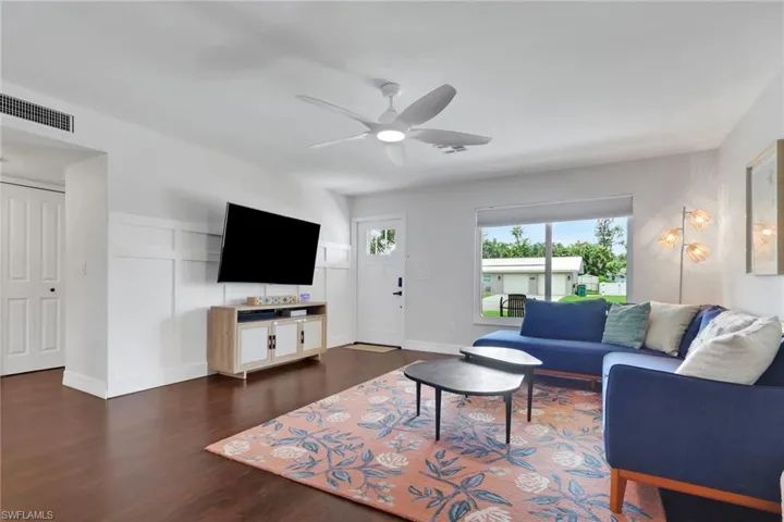 2593 Poinciana St, Naples, Florida 34105