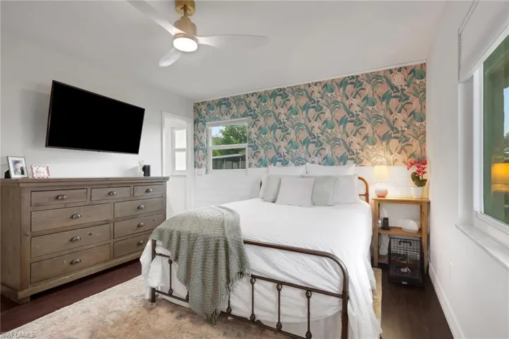 2593 Poinciana St, Naples, Florida 34105