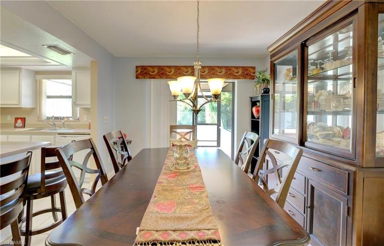 1032 NE Van Loon LN, CAPE CORAL FL 33909