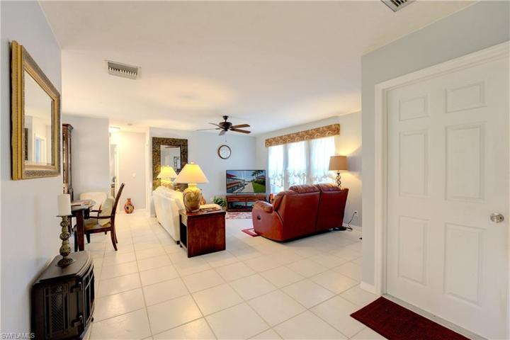 1032 NE Van Loon LN, CAPE CORAL FL 33909