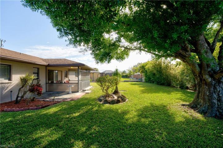 1032 NE Van Loon LN, CAPE CORAL FL 33909