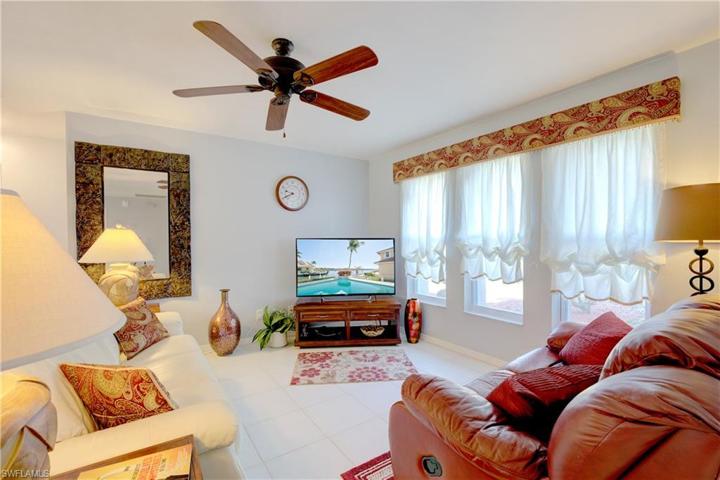 1032 NE Van Loon LN, CAPE CORAL FL 33909