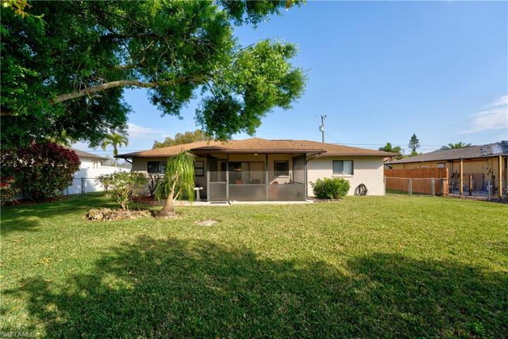 1032 NE Van Loon LN, CAPE CORAL FL 33909