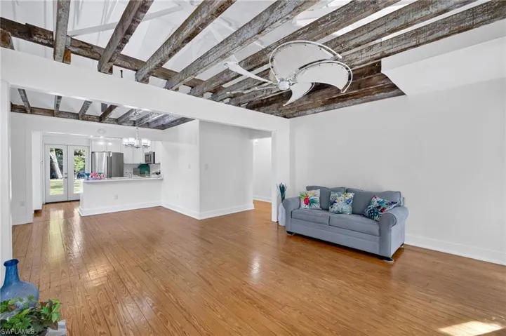 Unfurnished living room