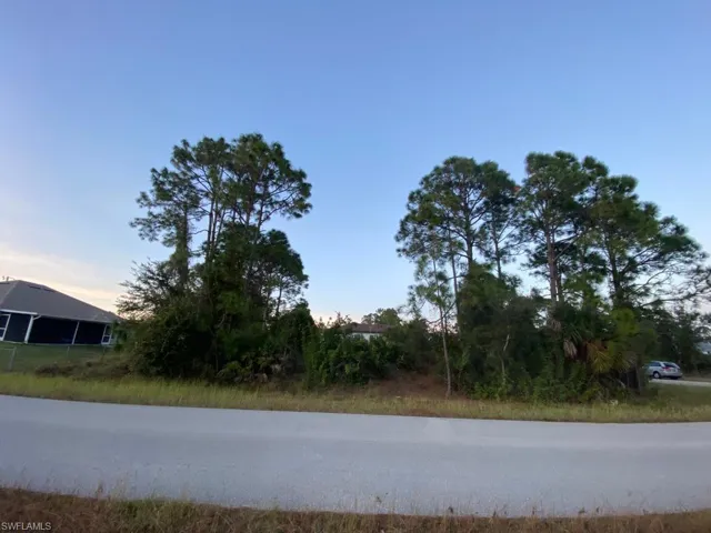 744  Chapman S AVE, Lehigh Acres, FL 33974