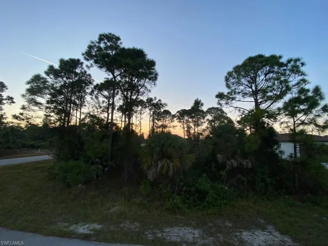 744  Chapman S AVE, Lehigh Acres, FL 33974