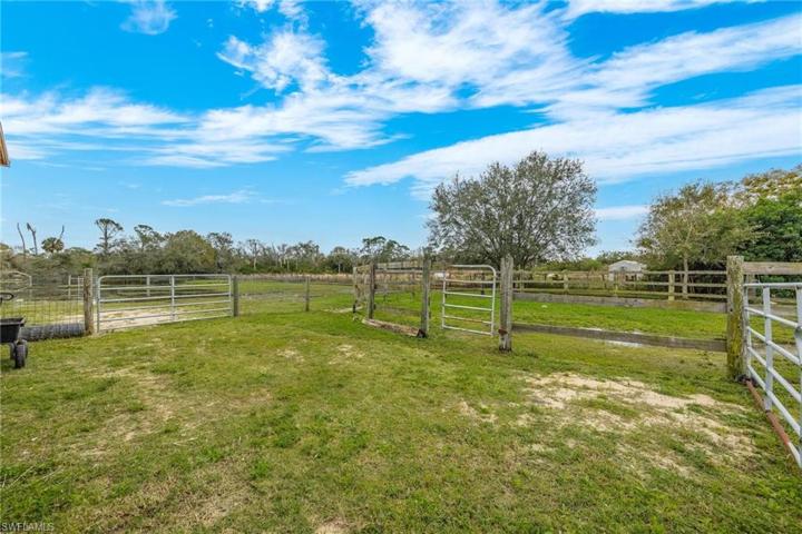5681  Pangola  RD, FORT MYERS, FL 33905