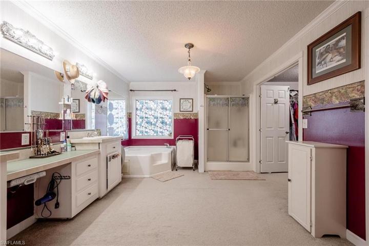 5681  Pangola  RD, FORT MYERS, FL 33905