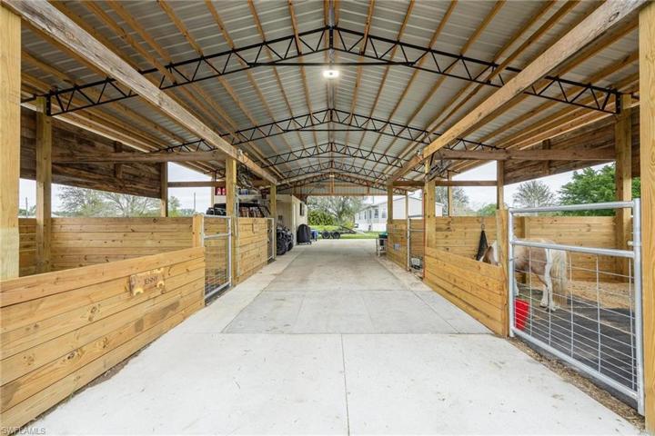 5681  Pangola  RD, FORT MYERS, FL 33905