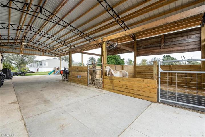 5681  Pangola  RD, FORT MYERS, FL 33905
