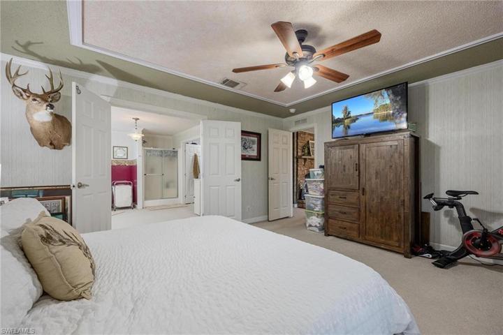 5681  Pangola  RD, FORT MYERS, FL 33905