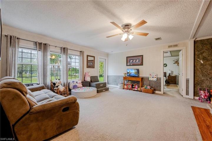 5681  Pangola  RD, FORT MYERS, FL 33905