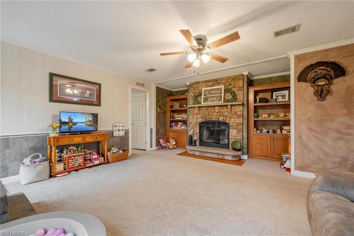 5681  Pangola  RD, FORT MYERS, FL 33905