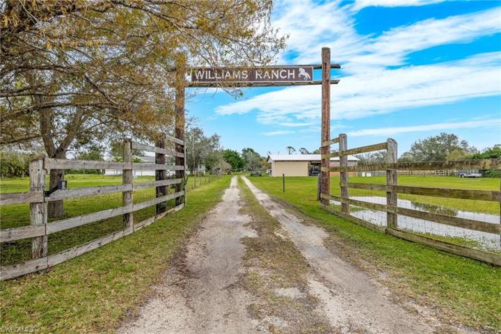 5681  Pangola  RD, FORT MYERS, FL 33905