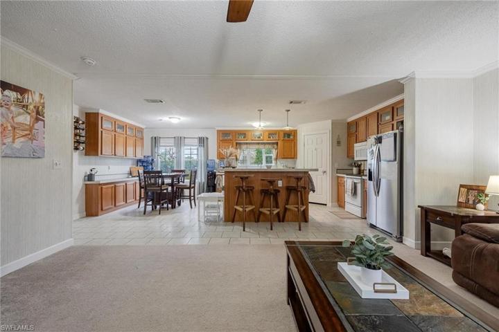 5681  Pangola  RD, FORT MYERS, FL 33905