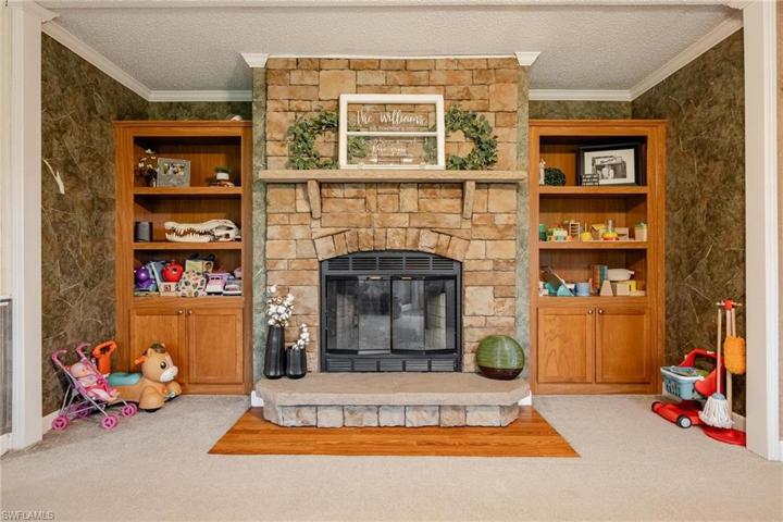 5681  Pangola  RD, FORT MYERS, FL 33905