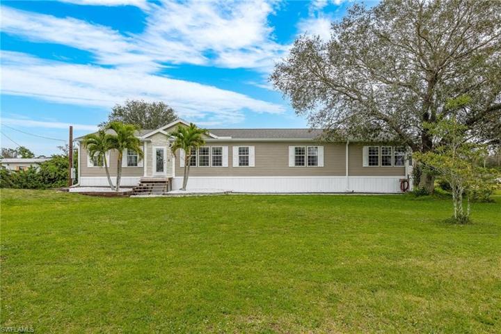 5681  Pangola  RD, FORT MYERS, FL 33905