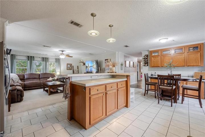 5681  Pangola  RD, FORT MYERS, FL 33905