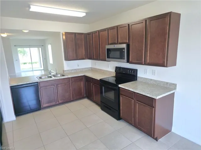 1148 Nw 27th Ct, Cape Coral, Florida 33993