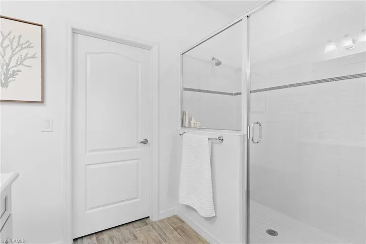 6966  Avalon  CIR, Naples, FL 34112
