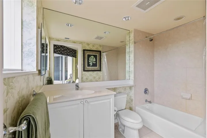 1060 Borghese Ln 403, Naples, Florida 34114