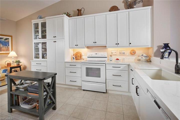 6275  Wilshire Pines  CIR, Naples, FL 34109