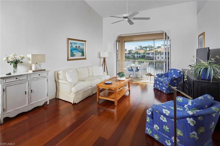 6275  Wilshire Pines  CIR, Naples, FL 34109