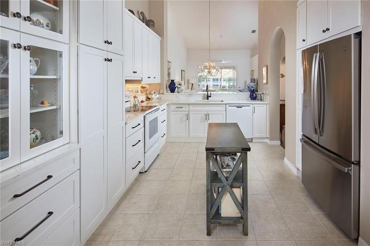 6275  Wilshire Pines  CIR, Naples, FL 34109
