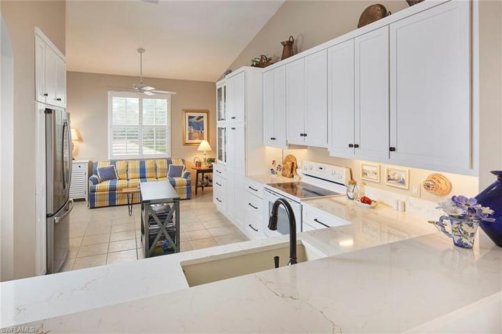 6275  Wilshire Pines  CIR, Naples, FL 34109