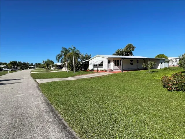 26261 Squire Ln, Bonita Springs, Florida 34135