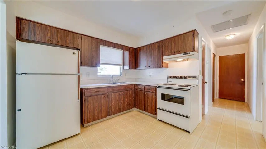 401 Parkside St, Lehigh Acres, Florida 33936