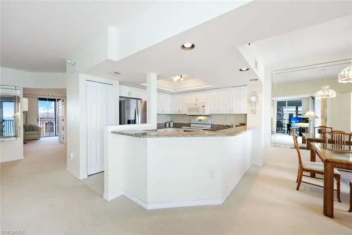 9577  Gulf Shore  DR, Naples, FL 34108