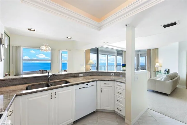 9577  Gulf Shore  DR, Naples, FL 34108