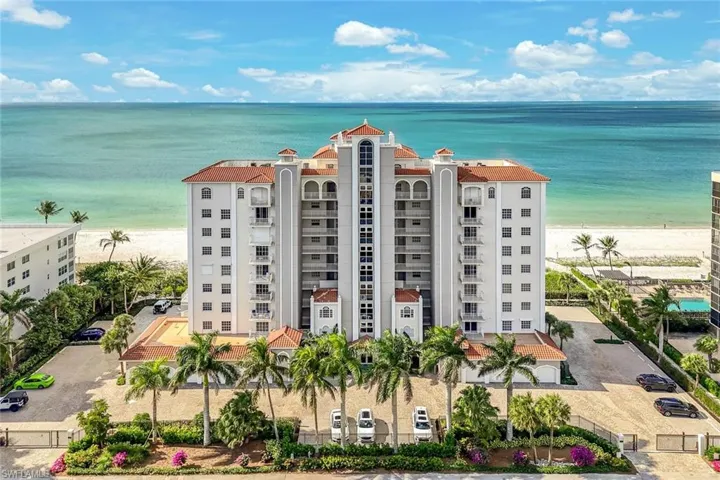 9577  Gulf Shore  DR, Naples, FL 34108