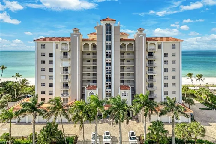 9577  Gulf Shore  DR, Naples, FL 34108