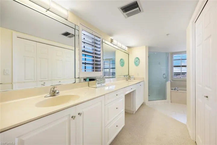 9577  Gulf Shore  DR, Naples, FL 34108