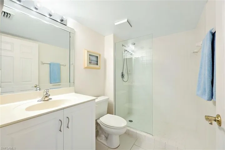9577  Gulf Shore  DR, Naples, FL 34108