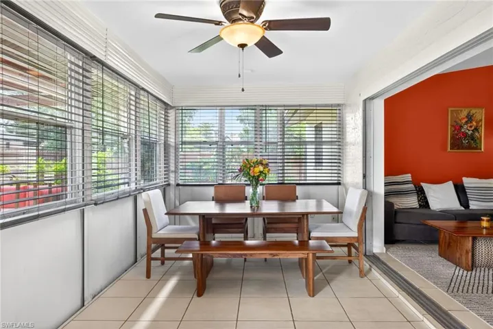 Sunroom / Dining room / Bonus room