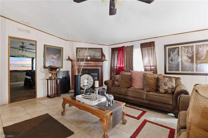 1031  Della Tobias  AVE, Clewiston, FL 33440