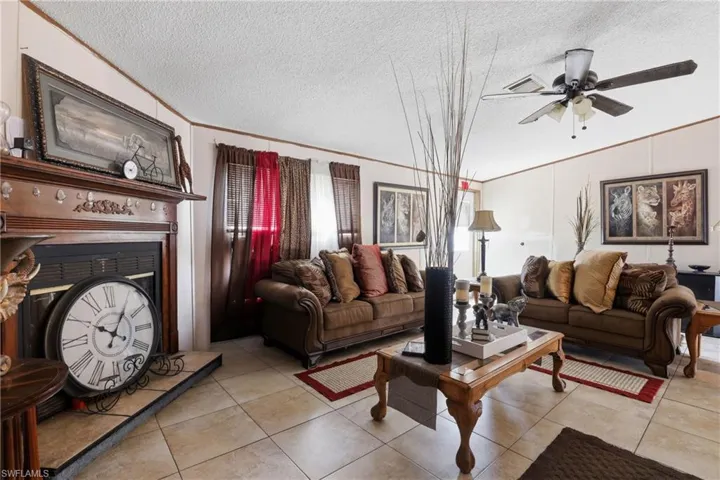 1031  Della Tobias  AVE, Clewiston, FL 33440