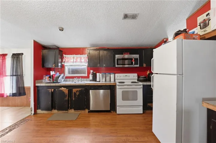 1031  Della Tobias  AVE, Clewiston, FL 33440