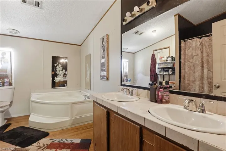 1031  Della Tobias  AVE, Clewiston, FL 33440