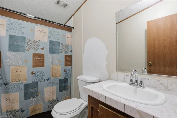 1031  Della Tobias  AVE, Clewiston, FL 33440