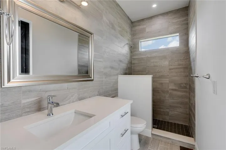2101 Nw 8th Ter, Cape Coral, Florida 33993
