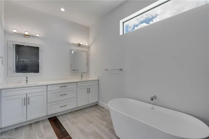 2101 Nw 8th Ter, Cape Coral, Florida 33993